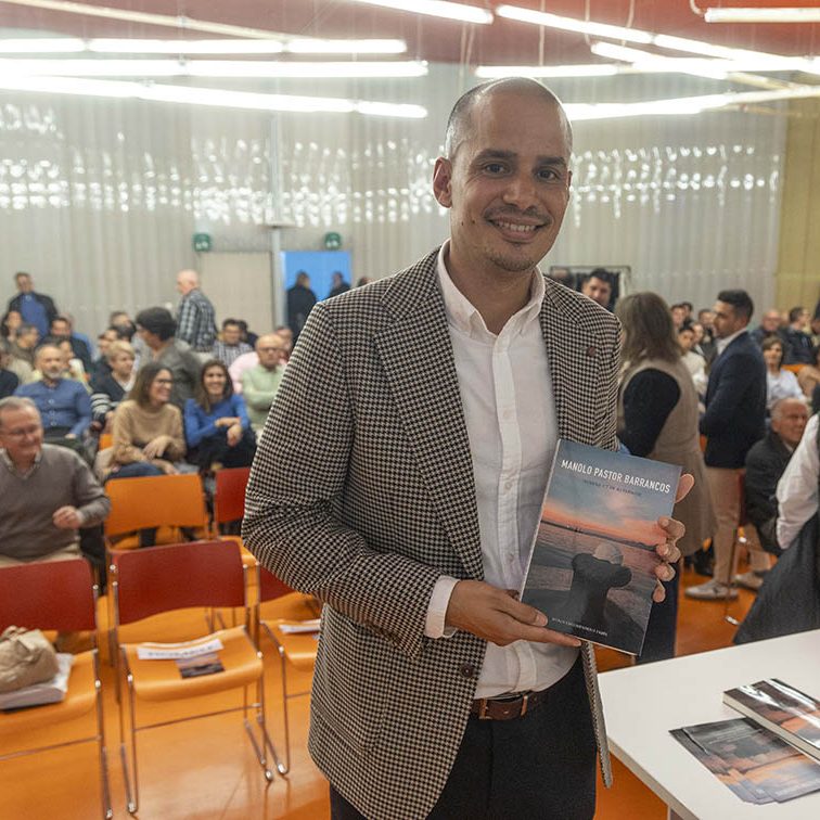 PRESENTACIÓN LIBRO MARIO ENCOMENDERO EL BATEL CARTAGENA