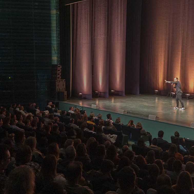 ANGEL MARTÍN PRESENTA ‘PUNTO PARA LOS LOCOS’ EL BATEL CARTAGENA