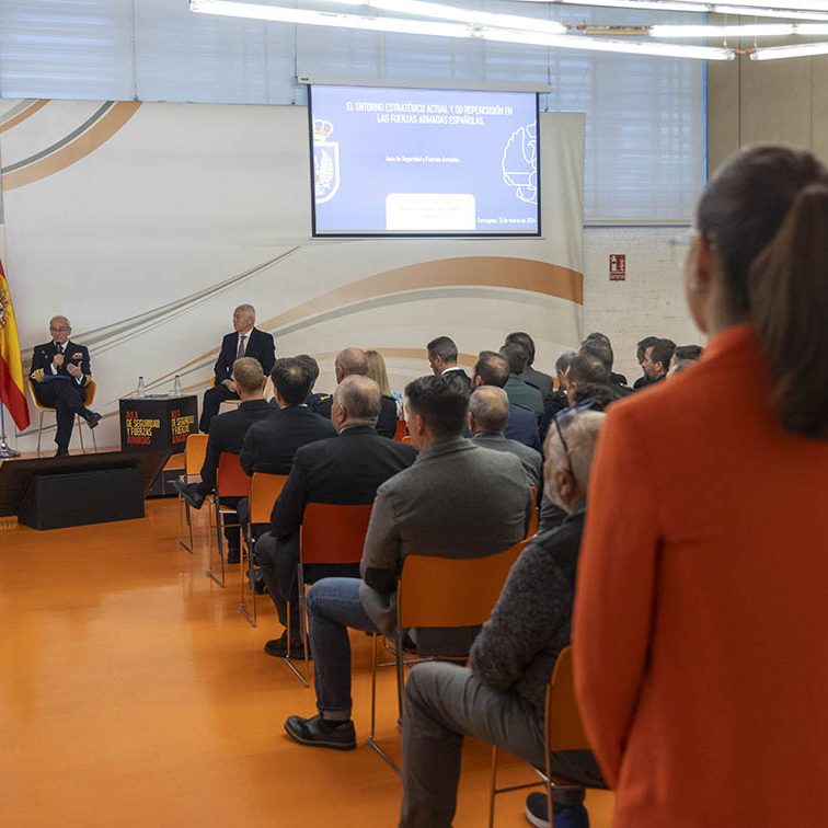 AULA DE SEGURIDAD Y FUERZAS ARMADAS - LA VERDAD EL BATEL CARTAGENA