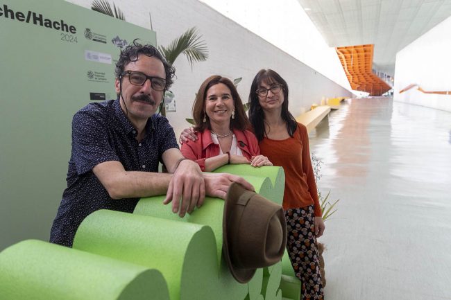 ENCUENTRO CON LOS AUTORES PREMIOS HACHE EL BATEL CARTAGENA