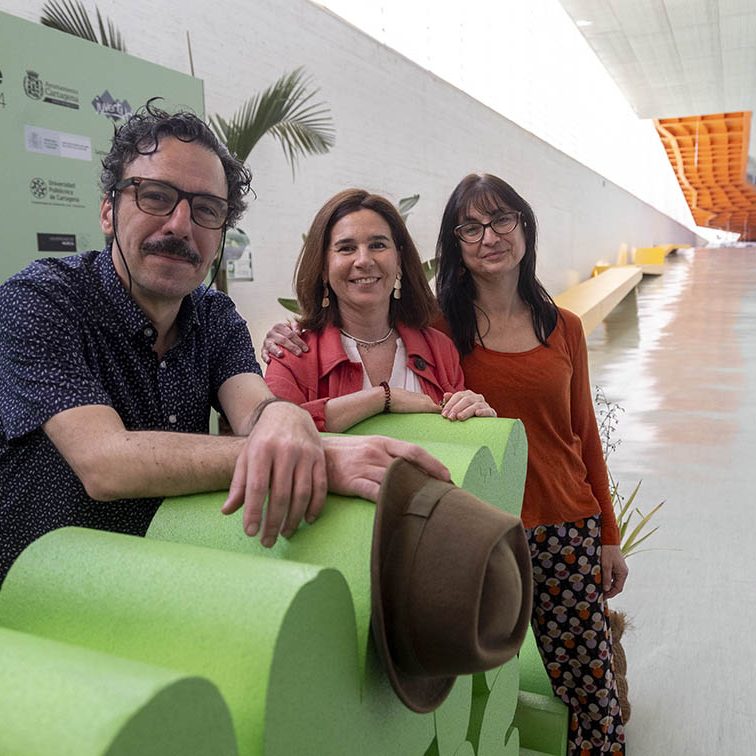 ENCUENTRO CON LOS AUTORES PREMIOS HACHE EL BATEL CARTAGENA