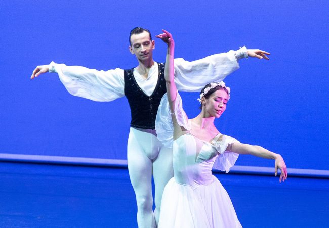 GALA SOLISTAS BALLET POR LA INTERNATIONAL BALLET COMPANY GALA SOLISTAS BALLET POR LA INTERNATIONAL BALLET COMPANY EL BATEL CARTAGENA