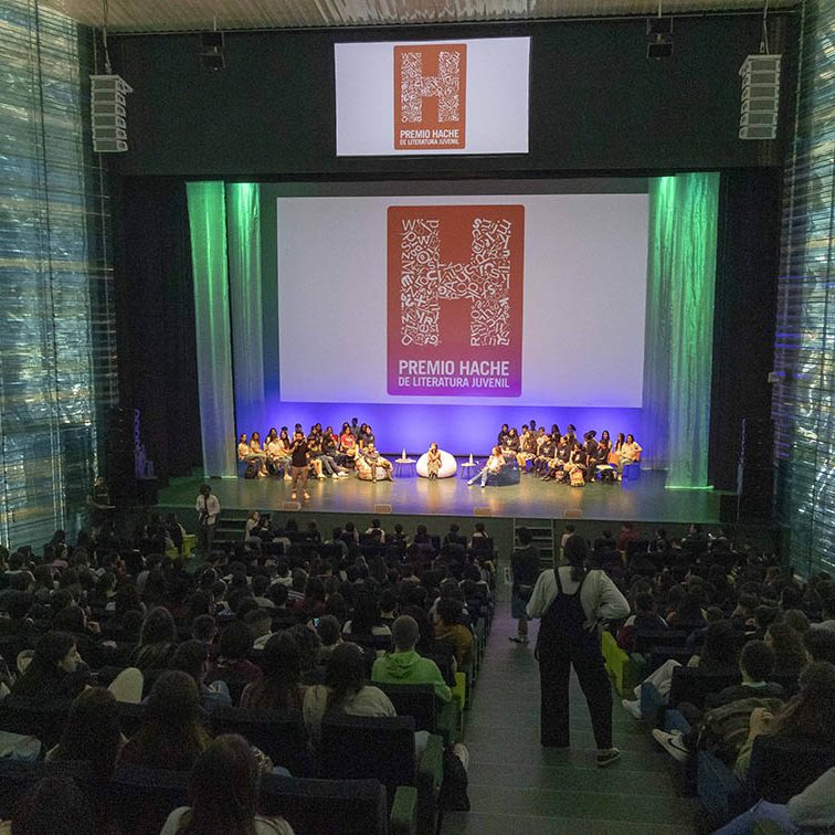 ENCUENTRO CON LOS AUTORES PREMIOS HACHE EL BATEL CARTAGENA