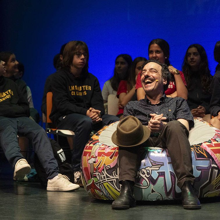 ENCUENTRO CON LOS AUTORES PREMIOS HACHE EL BATEL CARTAGENA