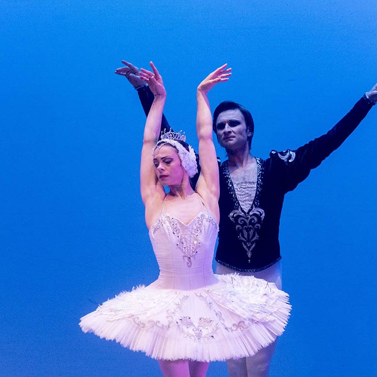 GALA SOLISTAS BALLET POR LA INTERNATIONAL BALLET COMPANY EL BATEL CARTAGENA