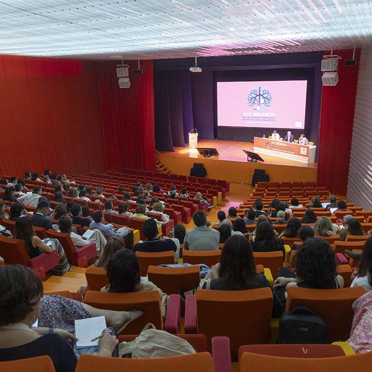XLV REUNIÓN ANUAL DE LA SOCIEDAD ESPAÑOLA DE NEUMOLOGIA PEDIÁTRICA EL BATEL CARTAGENA