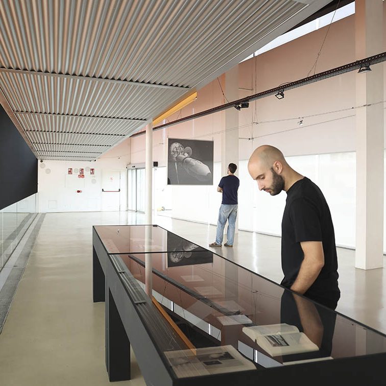 PHOTOESPAÑA 2024 'COSMOLOGÍA. THE KEEPERS OF LIGHT' ROSELL MESEGUER EL BATEL CARTAGENA