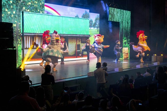 LA GRANJA DE ZENON PRESENTA ‘EN BUSCA DEL ARCO IRIS’ EL BATEL CARTAGENA LA GRANJA DE ZENON PRESENTA 'EN BUSCA DEL ARCO IRIS' EL BATEL CARTAGENA