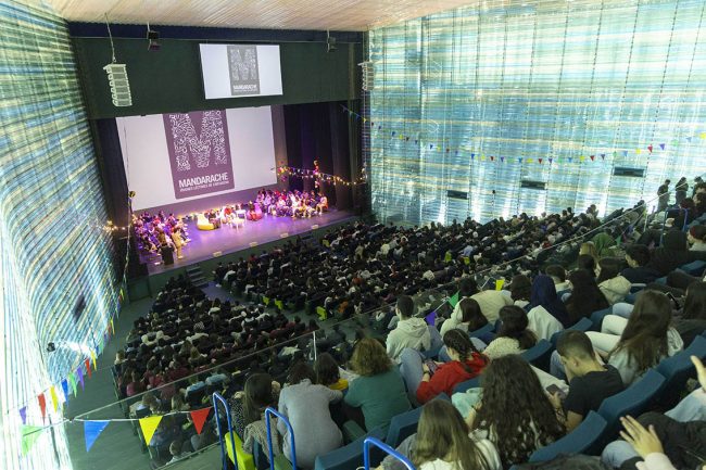 ENCUENTRO CON LOS AUTORES MANDARACHE EL BATEL CARTAGENA