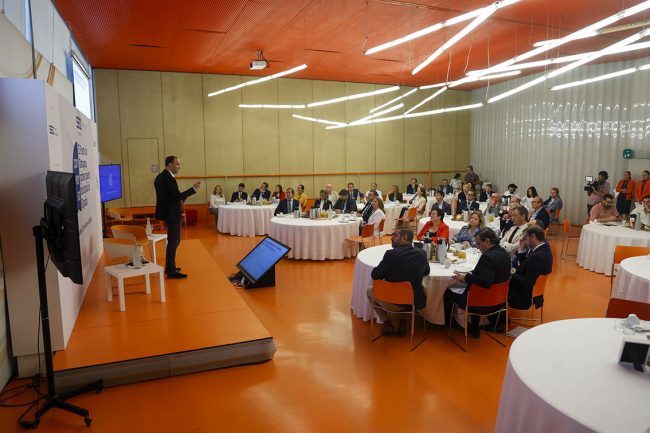 CADENA SER FORO CONVERSA. EL PUERTO DE CARTAGENA, PRIMER PUERTO INDUSTRIAL DE ESPAÑA EL BATEL CARTAGENA